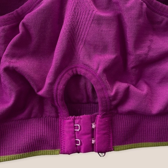 BALANCE Padded Sports Bra - Picture 5 of 6